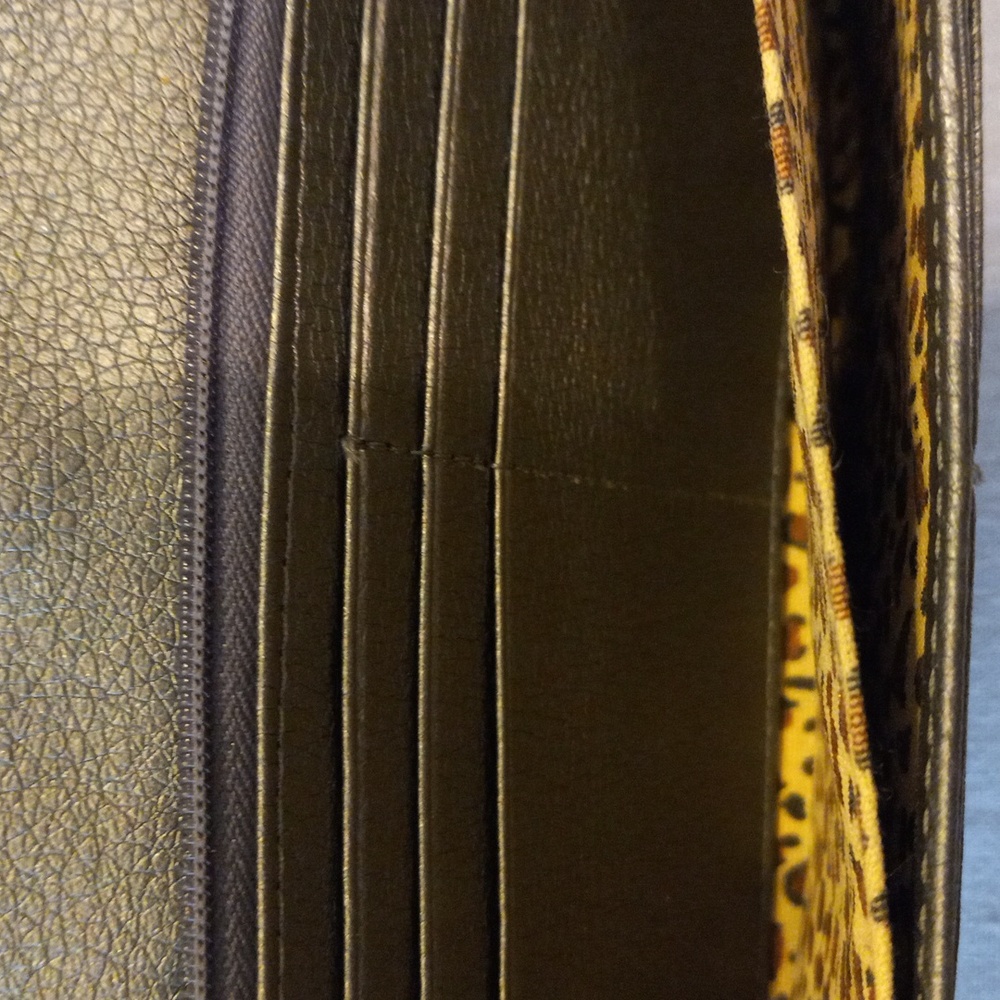 Wallet - Picture 7 of 16